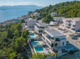 4 Bedroom Awesome Home In Komarna