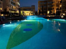 Sunset vacation home at Elysia Park, отель в Пафосе