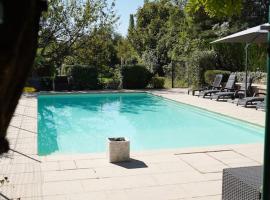 Gîte Du Pré Pommier - Clim - Piscine - Sauna, ξενοδοχείο σε Azé