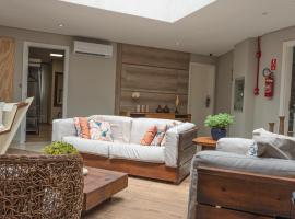 Hotel VillaReal Charme, hôtel près de la plage à Guaratuba