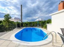 Apartment Lara with Swimming Pool - Paradiz