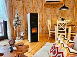 Jurta na Wypasie - luksusowy namiot z widokiem na góry - Jacuzzi, Sauna, Split AC, Private, Star View