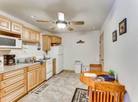 Angel Fire Apartment ~ 2 Mi to Resort!, Hotel in Angel Fire