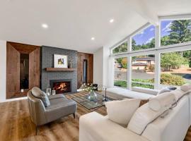 Kirkland में, होटल Tastefully Remodeled 4 Bedroom Home with Rainier View