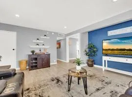 3BR Retreat with BBQ, Pool and Close to Las Vegas Fun