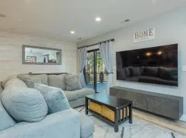 Spacious 4BR Mountain Retreat for 16 in Fairview