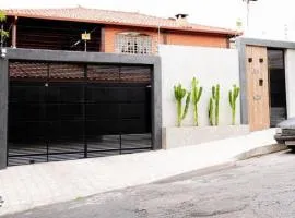 Casa Enorme com Piscina, Sauna e Área para Festas