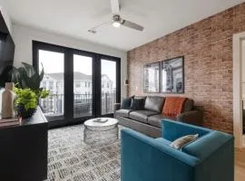 Walk to nightlife, Vanderbilt, Minutes to Broadway