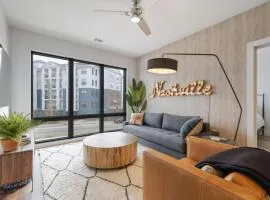 Walk to Nightlife, Vanderbilt, Minutes to Broadway