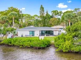 Waterfront home, luxury design, HOT TUB