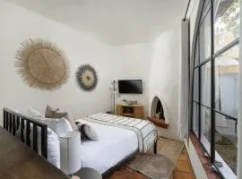 Casa Blanca Suite B2 - New, Private, Cozy!