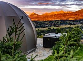 Zako Glamp & Jacuzzi, camping de luxo em Ząb