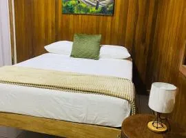 Casa 1856- cómodas habitaciones en el Centro de Alajuela