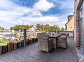 Doppelhaushälfte directly from Hafen von Tönning, hotel i Tønning