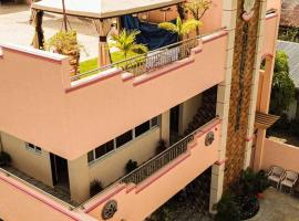 Queenslander Hotel and Restaurant, hotel v destinaci Alaminos