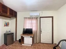 habitaciones full equipadas a solo 10 minutos del aeropuerto Panamá pasifico a 20 minutos de ciudad centros comerciales y lugares turísticos playa a 5 minutos trasporte y guía del huésped solicitado