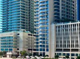 Chic 1 Bedroom on Private Beach in Dubai Harbour