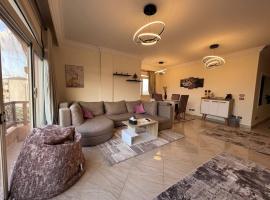 شقة بموقع متميز في الشيخ زايد, hotel pro pobyt s domácími mazlíčky v destinaci Sheikh Zayed