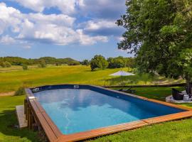 La Tour d'Enguernes, B&B/chambre d'hôtes à Montmeyan