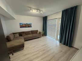 1 Mai - Luxury Park Apartments - Self check-in - Private parking 3, hôtel à Craiova