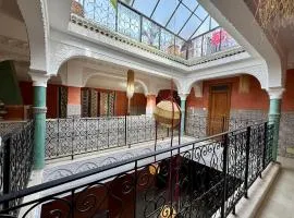 Riad Flottement Des Songes