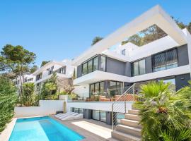 Villas Pinares de San Anton - Sea, City, Mountain, Views, Hotel in Málaga