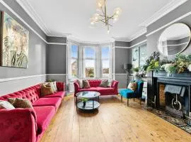 7 Bedroom Abode of Robin Hoods Bay - Hot-tub - Pets