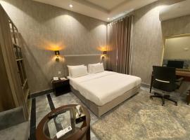 The Renaissance Hotel, hotel 