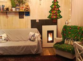 Domek Mazurski całoroczny nad jeziorem z Jacuzzi SPA，帕瑟姆的飯店