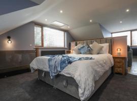 Oak View Lodge - Deluxe Master Studio near Ipswich & Woodbridge, hotel in Playford