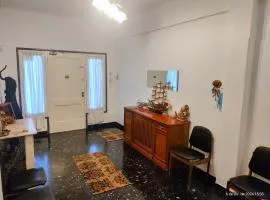 HOSTAL , Habitación en vivienda familiar