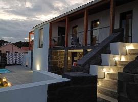 Our Place in Pico, hotel u gradu Companhia de Cima