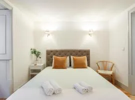 Double Room with Private WC in Shared House in Downtown Lisbon