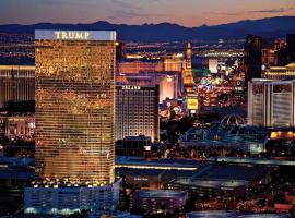 Five Star Trump Hotel No Resort And Cleaning Fees, Hotel in Las Vegas