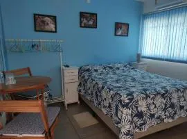 Lindo quarto c/ banheiro privativo
