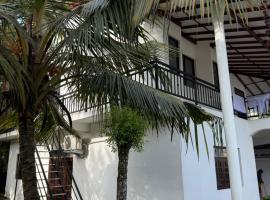 Zuulas Palace, hotel con bañera de hidromasaje en Dikwella