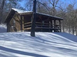 Cedar Creek Cabins #1 - Giant Spa Tub, Large Wooded Porch, Full Kitchen, 1 Bedroom