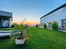 BALTICO Domki Letniskowe, chal&eacute; alpino em Sarbinowo