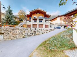Chalet Grand Croix - Haut Standing 10 pers, hotel i Lanslebourg-Mont-Cenis