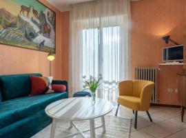 Garden - residence in the center of Barzio, hotel v destinaci Barzio