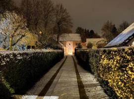 Cosy Studio met Zwembad, hotel in Beringen