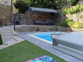 Gite L'0livier avec piscine en Aveyron