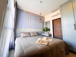 Cozy 1BR Apartment with Big Balcony - 2 Pools & 5 mins from Surin Beach