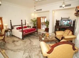 The Raj Palace (Small Luxury Hotels of the World)