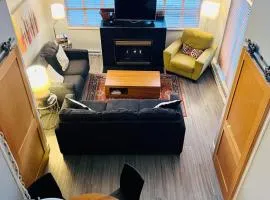 Tyndalstone Lodge 3 Bedroom in the Heart of Village North Whistler