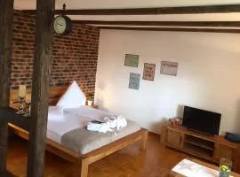 Apartment STERNE - Parkplätze, Tram & Supermarkt direkt vor der Tür