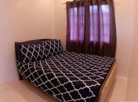 Entire Home Unit 2 Netflix AC Washer, hotel v destinaci Daet