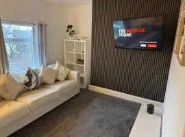 Crosby Marina 2-BHK Apartment & Next to Liverpool