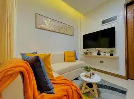 Group-Friendly Stay, Minutes from the Airport