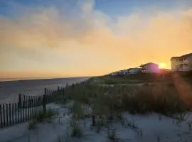 Family & Pet Friendly Beach Home-Private Beach Access